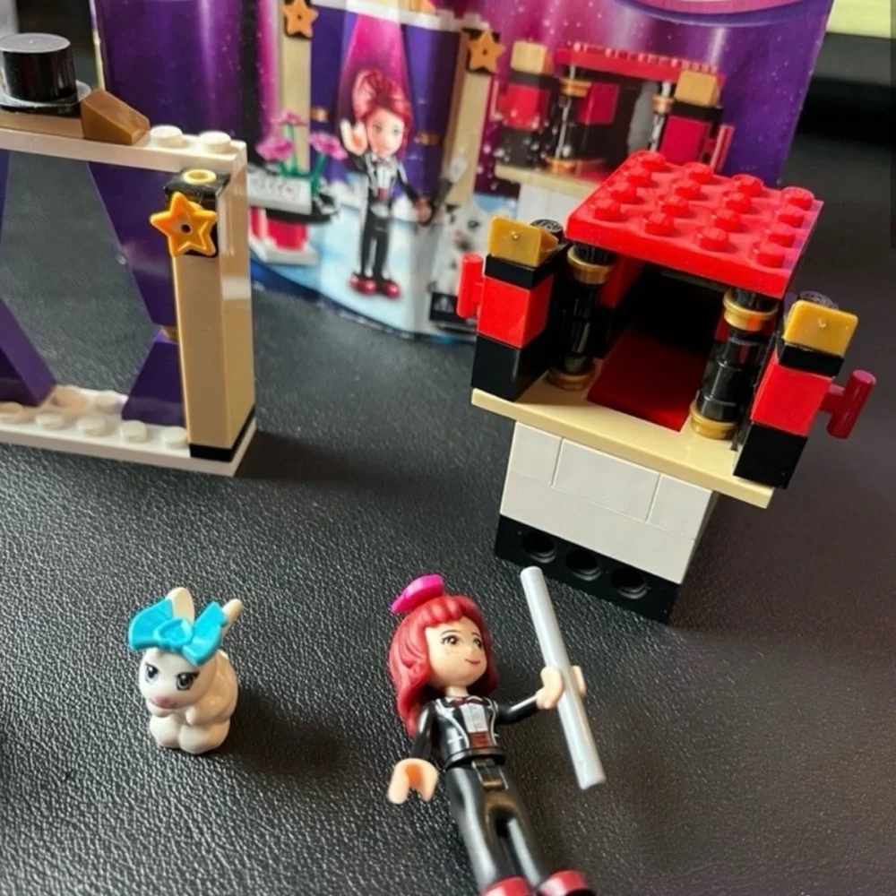 LEGO Friends Set 41001 - MIA'S Magic Tricks with Instructions No Box
